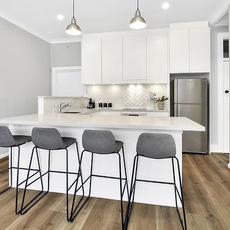 Stylish, Sunny & Spacious 2 Bedroom Apartment, Mosman ซิดนีย์ ภายนอก รูปภาพ